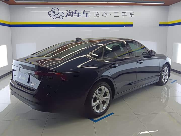 Фото 3 - Honda Accord