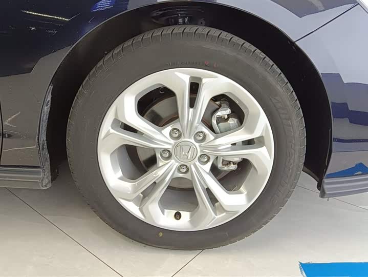 Фото 6 - Honda Accord