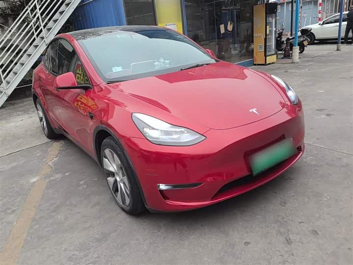 Фото 4 - Tesla Model Y