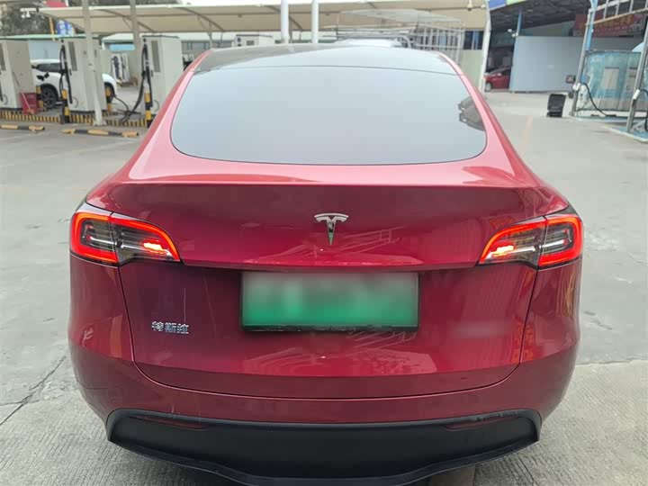 Фото 6 - Tesla Model Y
