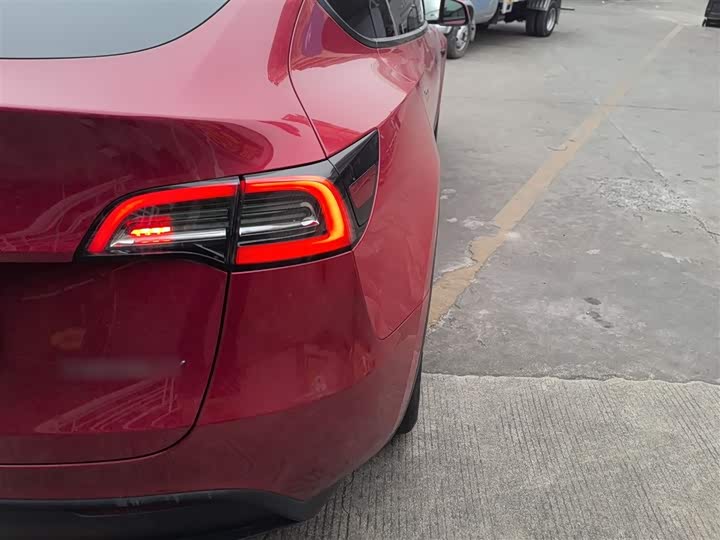 Фото 8 - Tesla Model Y