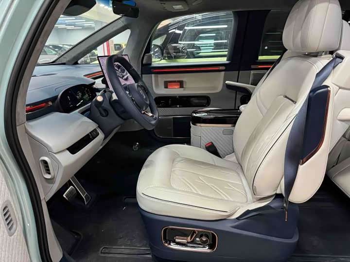 Фото 7 - Zeekr Mix