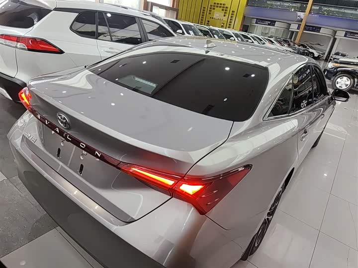 Фото 7 - Toyota Avalon