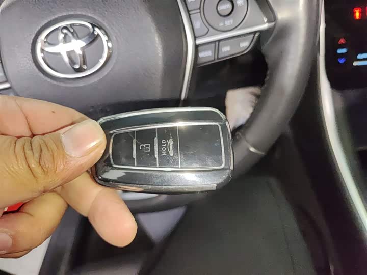 Фото 9 - Toyota Avalon