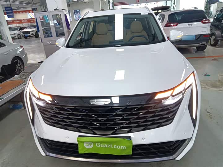 Фото 3 - Geely Atlas L