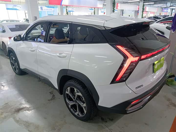 Фото 5 - Geely Atlas L