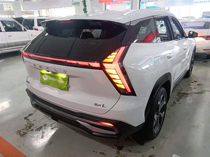 Фото 7 - Geely Atlas L