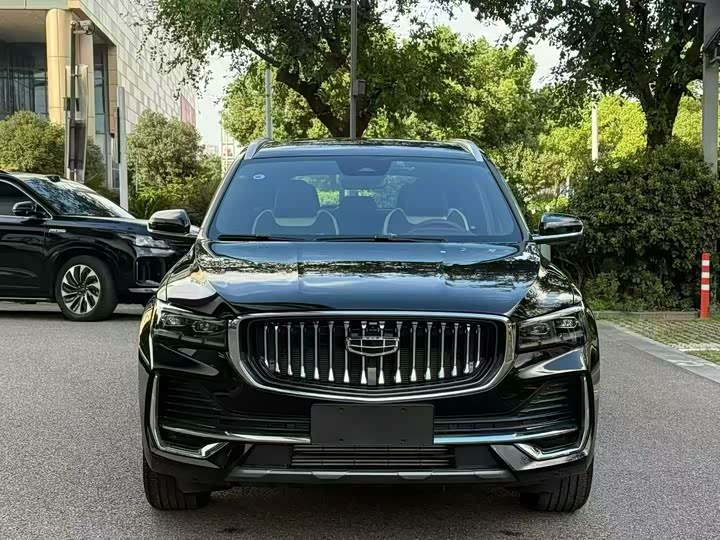 Фото 2 - Geely Monjaro