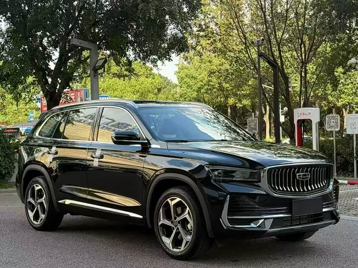 Фото 3 - Geely Monjaro