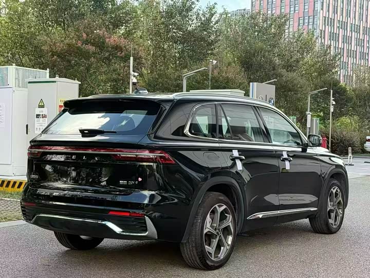 Фото 7 - Geely Monjaro