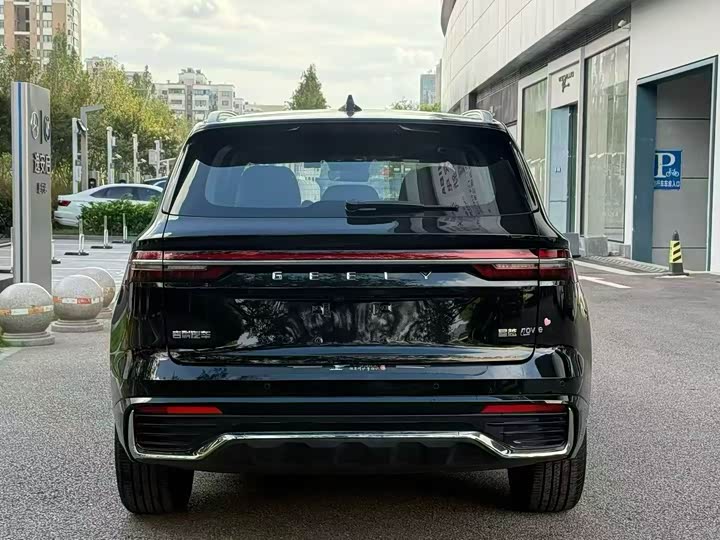 Фото 8 - Geely Monjaro