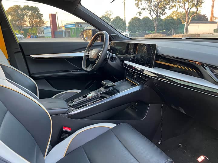 Фото 9 - MG Motor 5 Scorpio