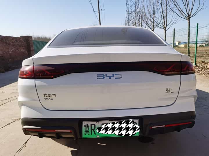 Фото 9 - BYD Qin L