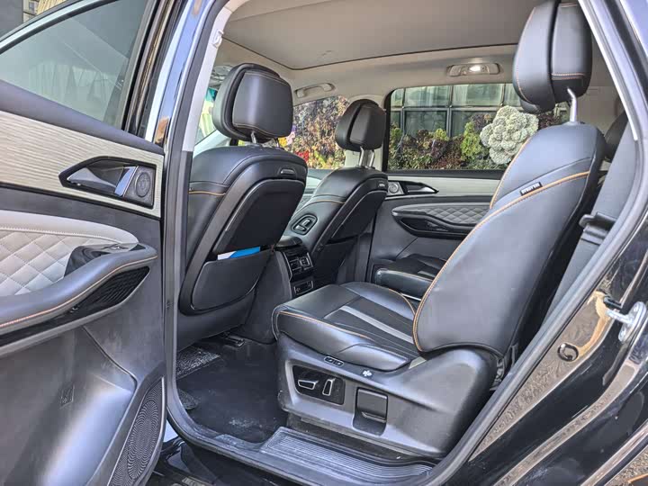 Фото 3 - Dongfeng Forthing Yacht