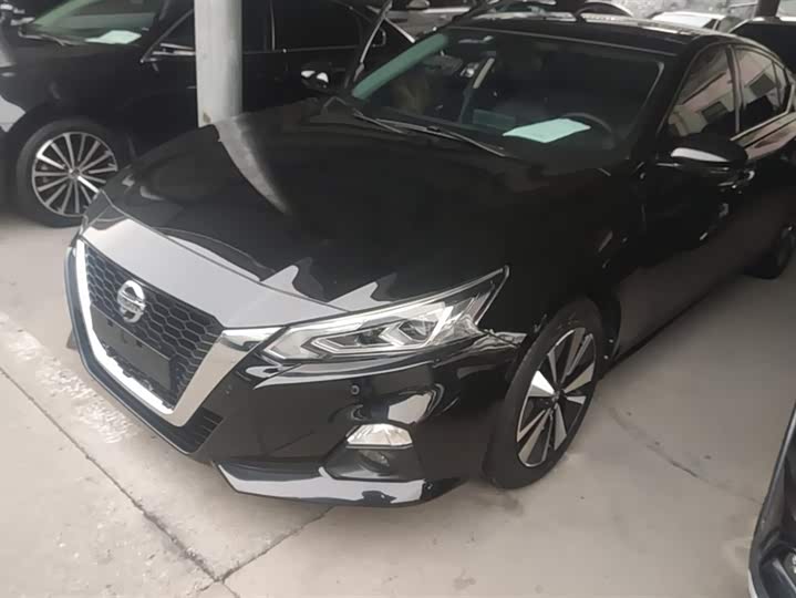 Фото 1 - Nissan Teana