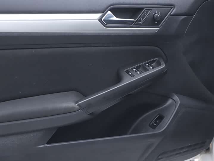 Фото 3 - Volkswagen Lamando L