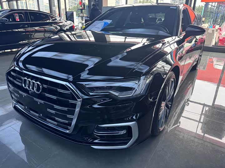 Фото 1 - Audi A6L