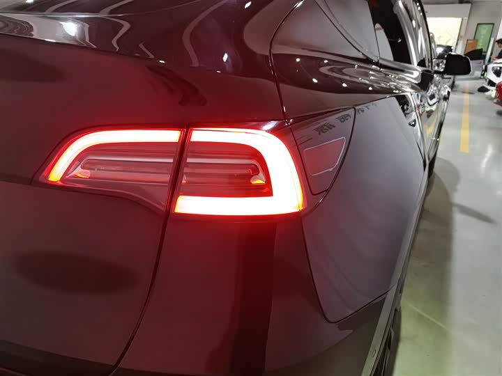 Фото 8 - Tesla Model Y