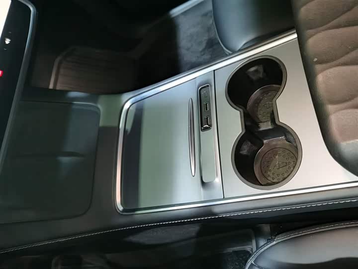 Фото 9 - Tesla Model Y