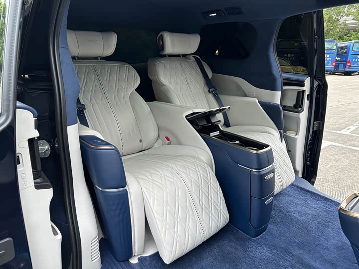 Фото 8 - Buick GL8 ES