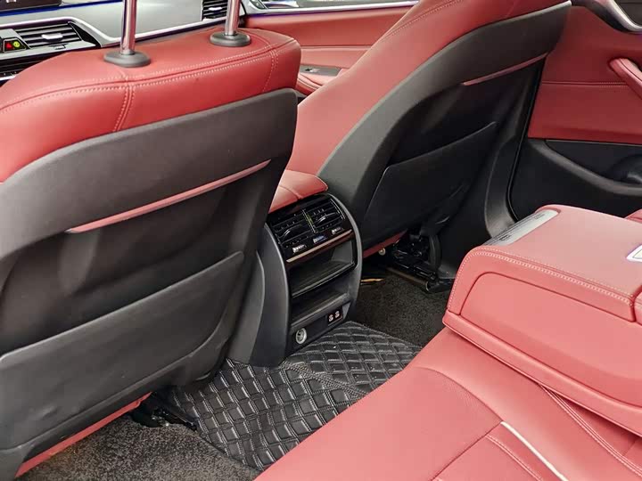 Фото 9 - BMW 5 Series