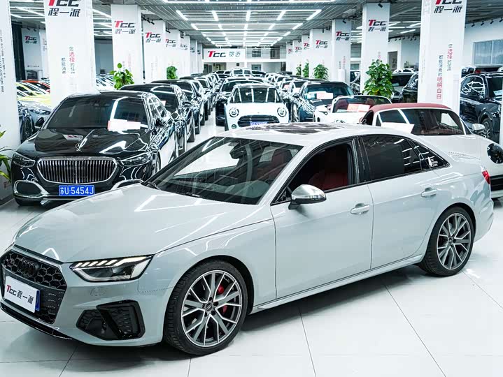 Фото 3 - Audi S4