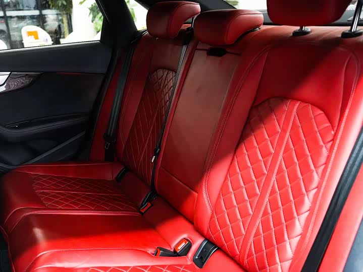 Фото 9 - Audi S4