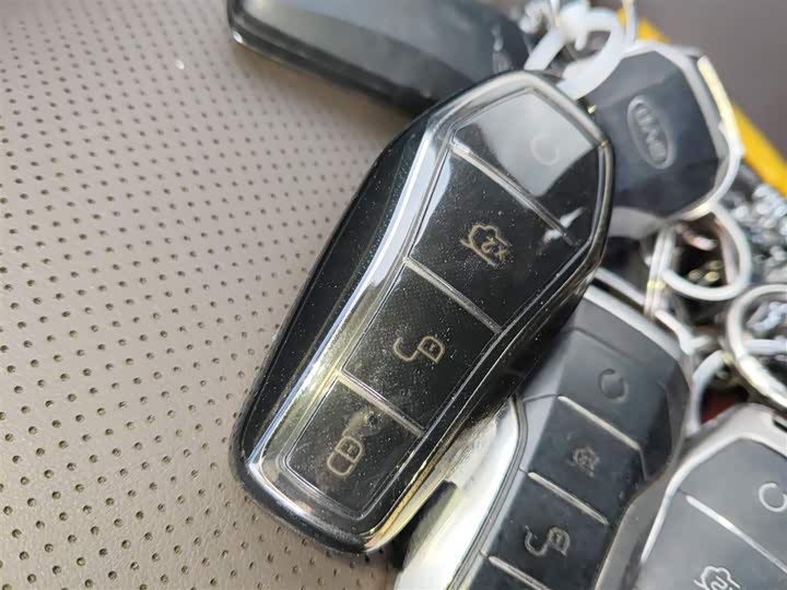 Фото 9 - BYD Han