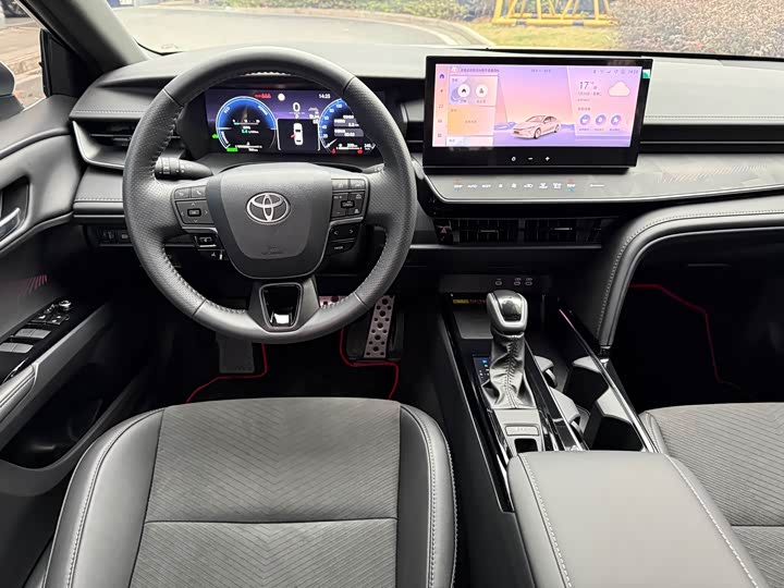 Фото 6 - Toyota Camry