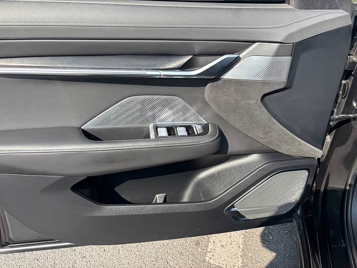 Фото 5 - Zeekr 001