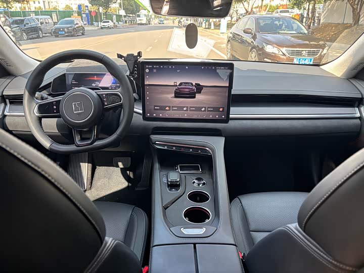 Фото 7 - Zeekr 001