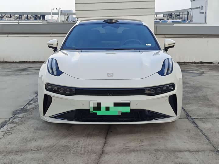 Фото 2 - Zeekr 001