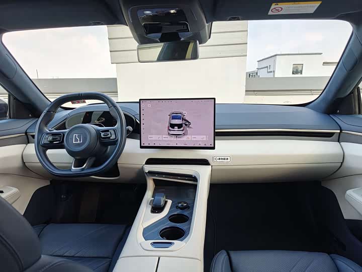 Фото 6 - Zeekr 001