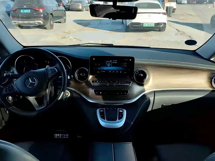 Фото 5 - Mercedes-Benz V-Class