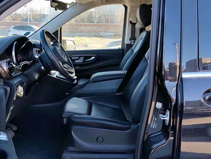 Фото 6 - Mercedes-Benz V-Class