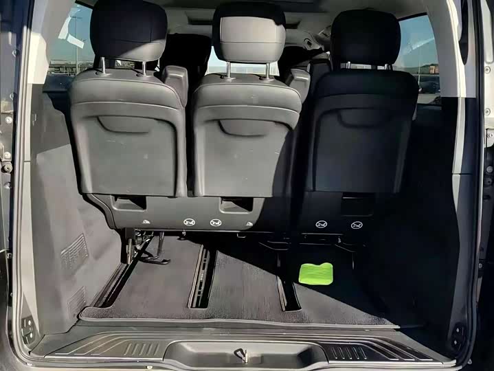 Фото 8 - Mercedes-Benz V-Class