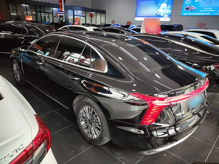 Фото 5 - Hongqi H5