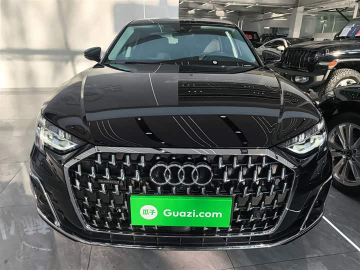 Фото 3 - Audi A8