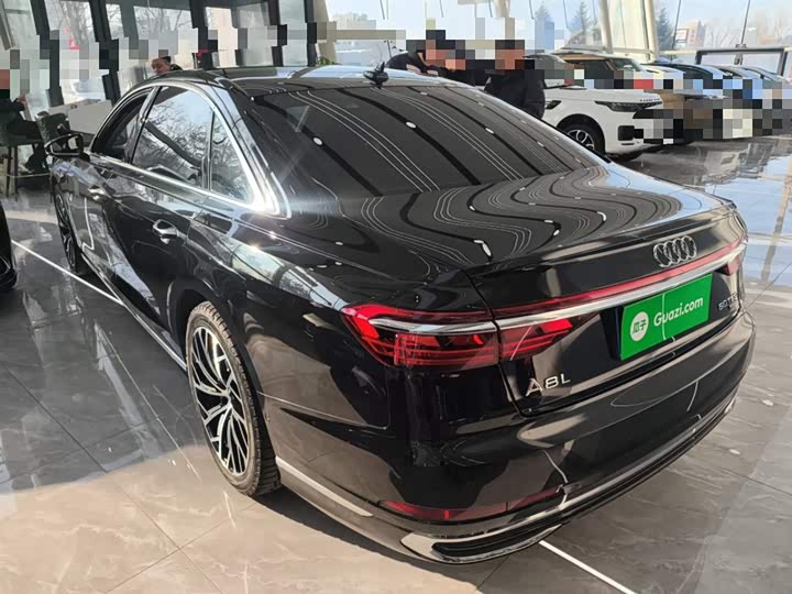 Фото 5 - Audi A8