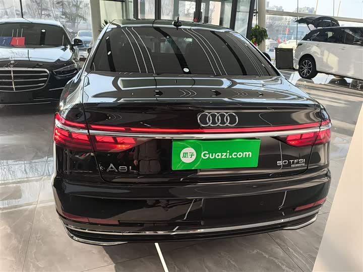 Фото 6 - Audi A8