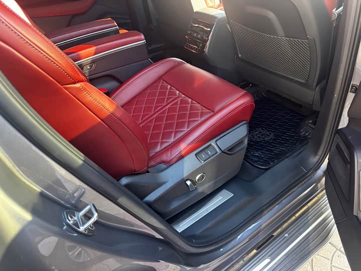 Фото 6 - Audi Q6