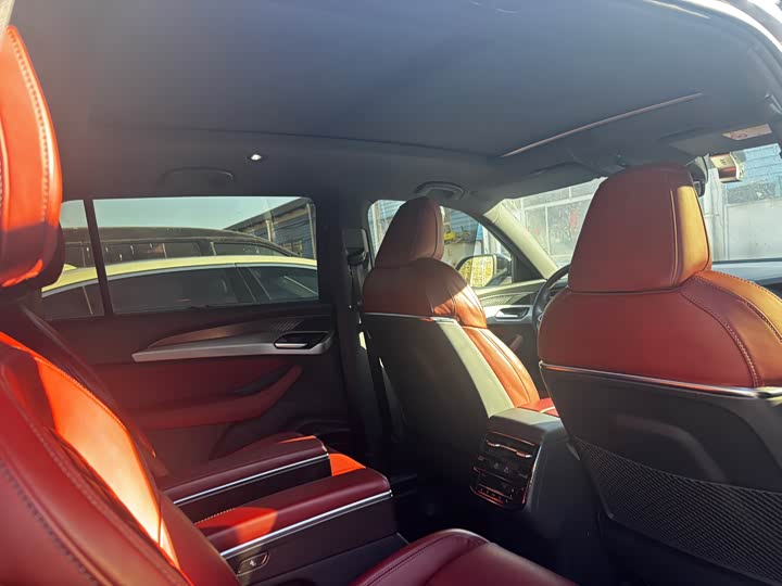 Фото 8 - Audi Q6