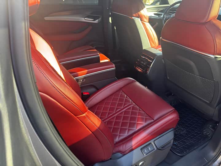 Фото 9 - Audi Q6