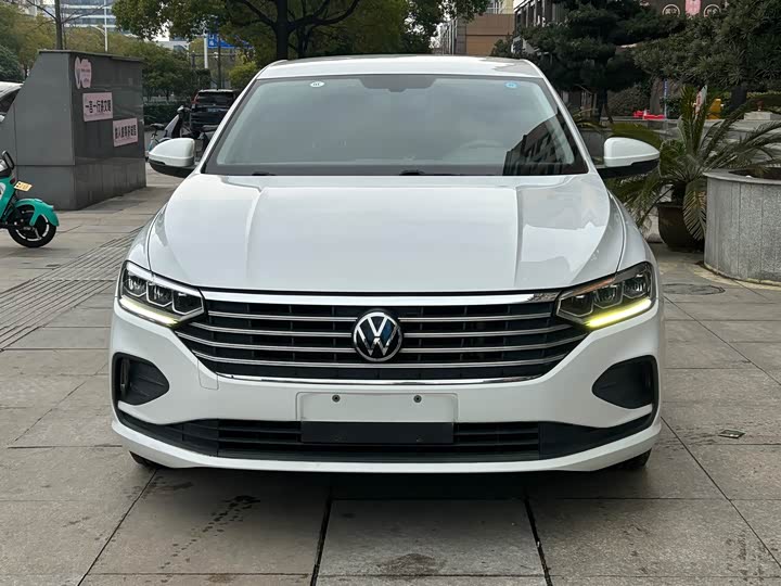 Фото 2 - Volkswagen Lavida