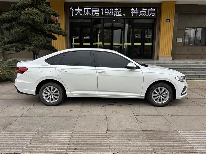 Фото 3 - Volkswagen Lavida