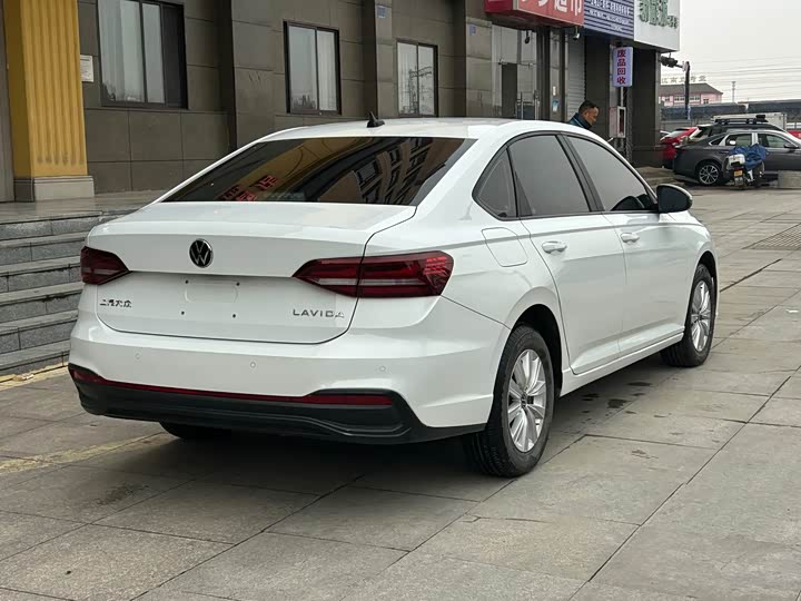 Фото 4 - Volkswagen Lavida