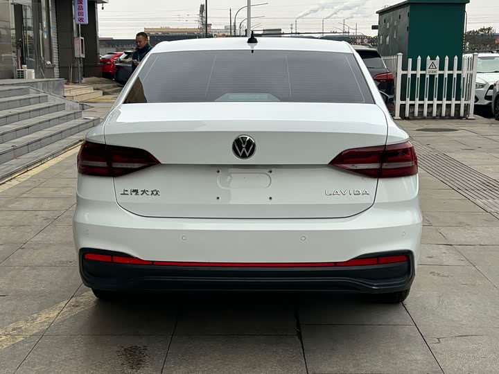 Фото 5 - Volkswagen Lavida