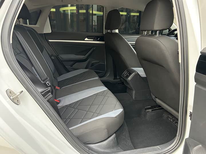 Фото 8 - Volkswagen Lavida