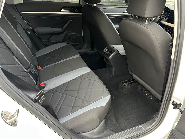 Фото 9 - Volkswagen Lavida