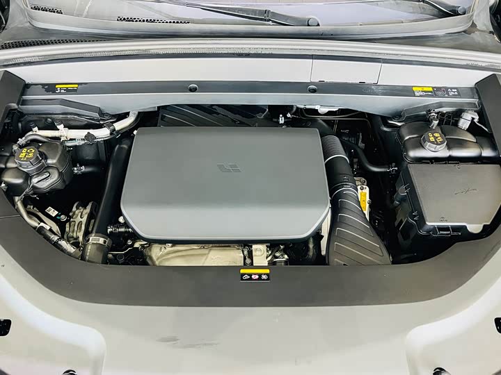 Фото 8 - LiXiang L8